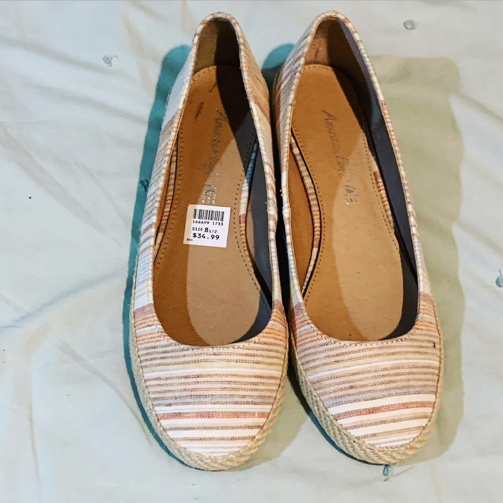 BRAND NEW Striped Wedges natural